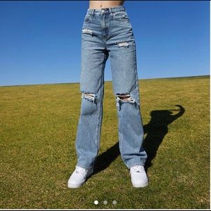 Pacsun light ripped 90’s boyfriend jeans. NWTG 25.
